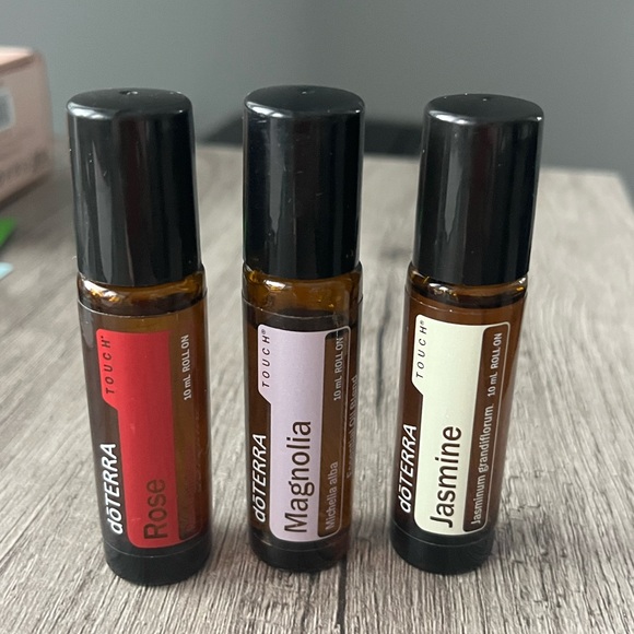 DOTERRA TOUCH Bundle Rose Jasmine Magnolia Roll On Essential Oil Aromatherapy - Picture 2 of 10